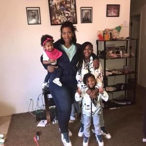 Meet your Posher, Candace